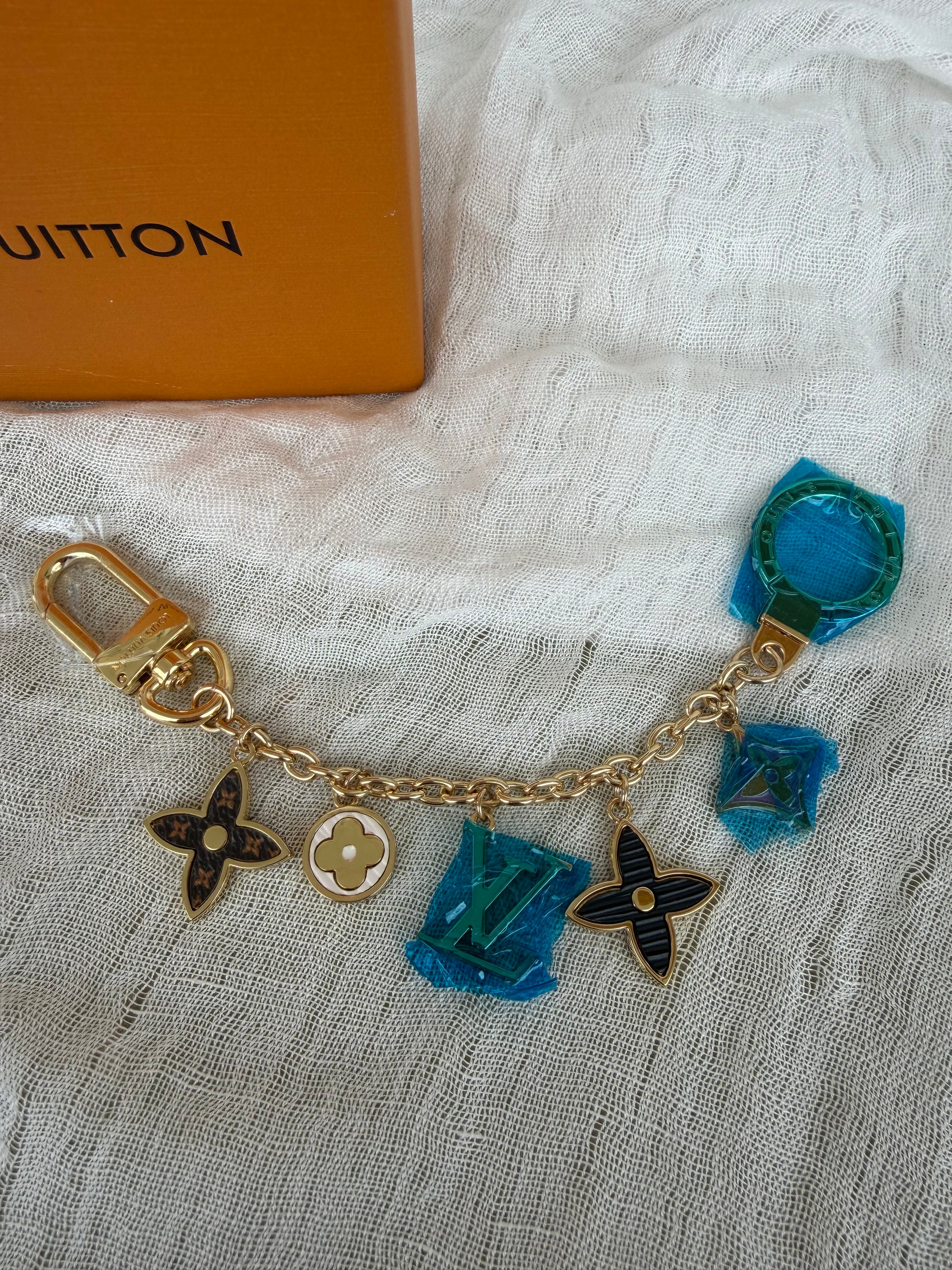 Louis Vuitton Monogram Charms Bag Charm Key Holder Gold Tone New