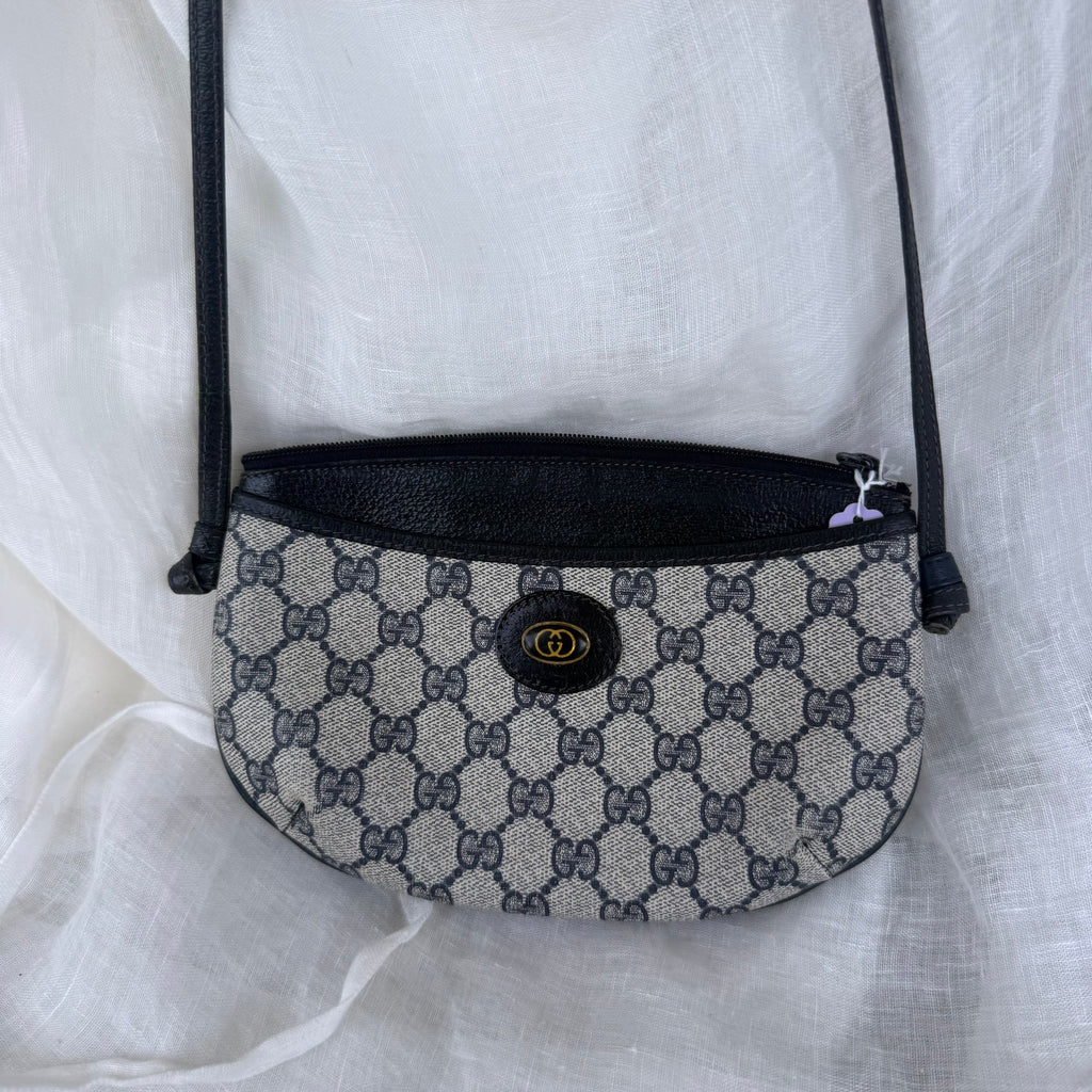 Vintage Gucci Accessory Collection GG Supreme Crossbody Bag