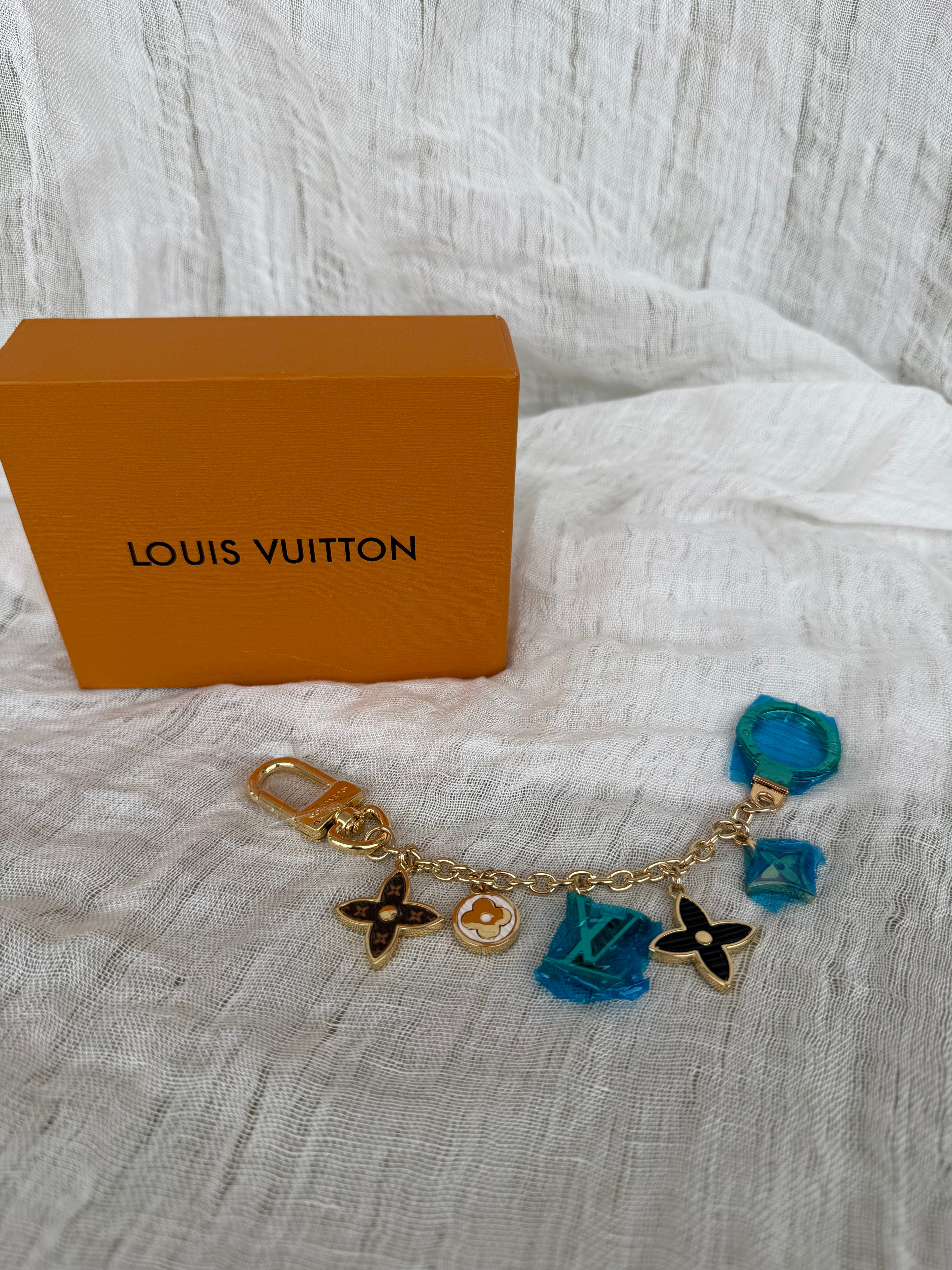 Louis Vuitton Monogram Charms Bag Charm Key Holder Gold Tone New