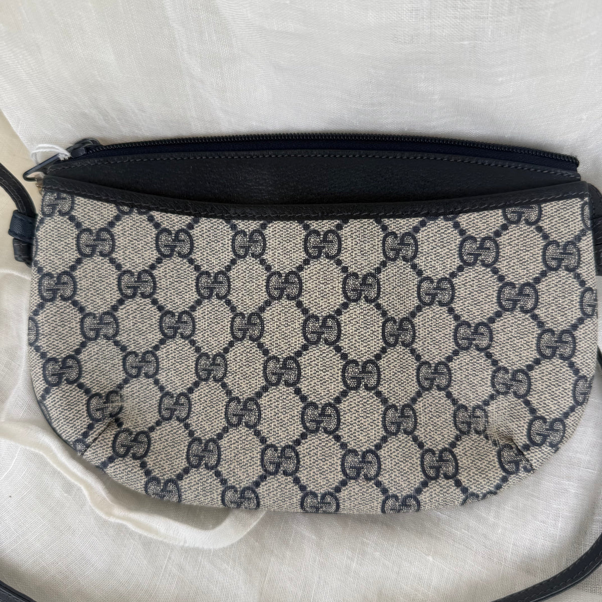 Vintage Gucci Accessory Collection GG Supreme Crossbody Bag