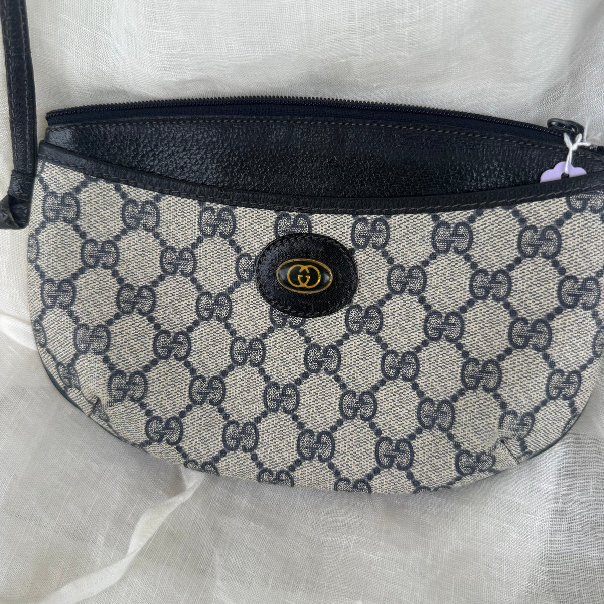 Vintage Gucci Accessory Collection GG Supreme Crossbody Bag